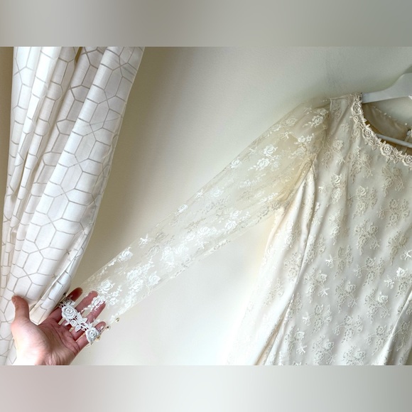 Drop waist/mermaid  floral skirt lace bodice wedding dress/evening gown - Picture 13 of 17